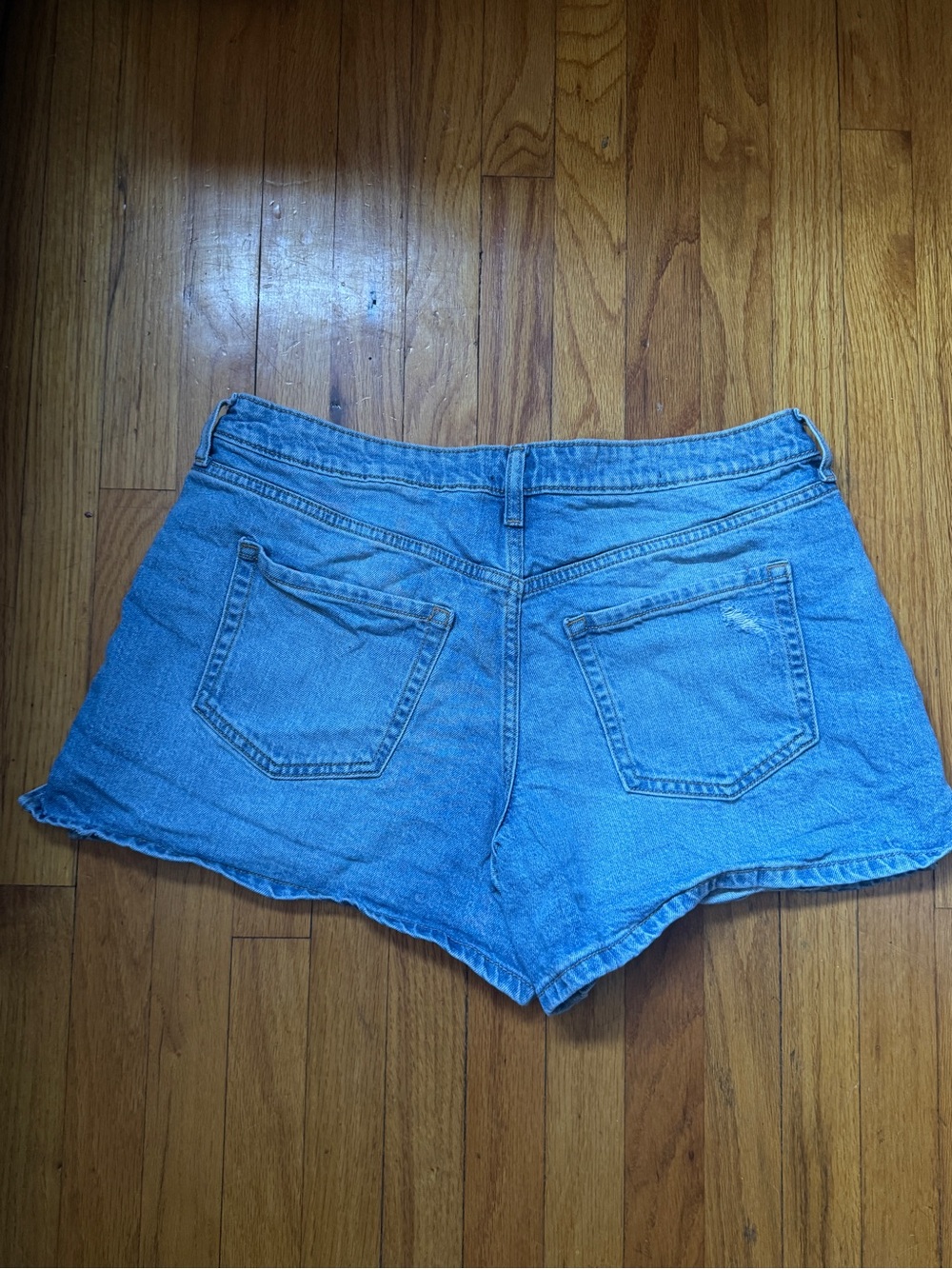 Wild Fable Mid-Rise Midi Denim Shorts Women’s Size 10 Regular - Picture 3 of 3